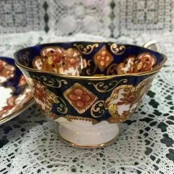 Royal Albert Heirloom Footed Cup &
Saucer england - Picture 10 of 16